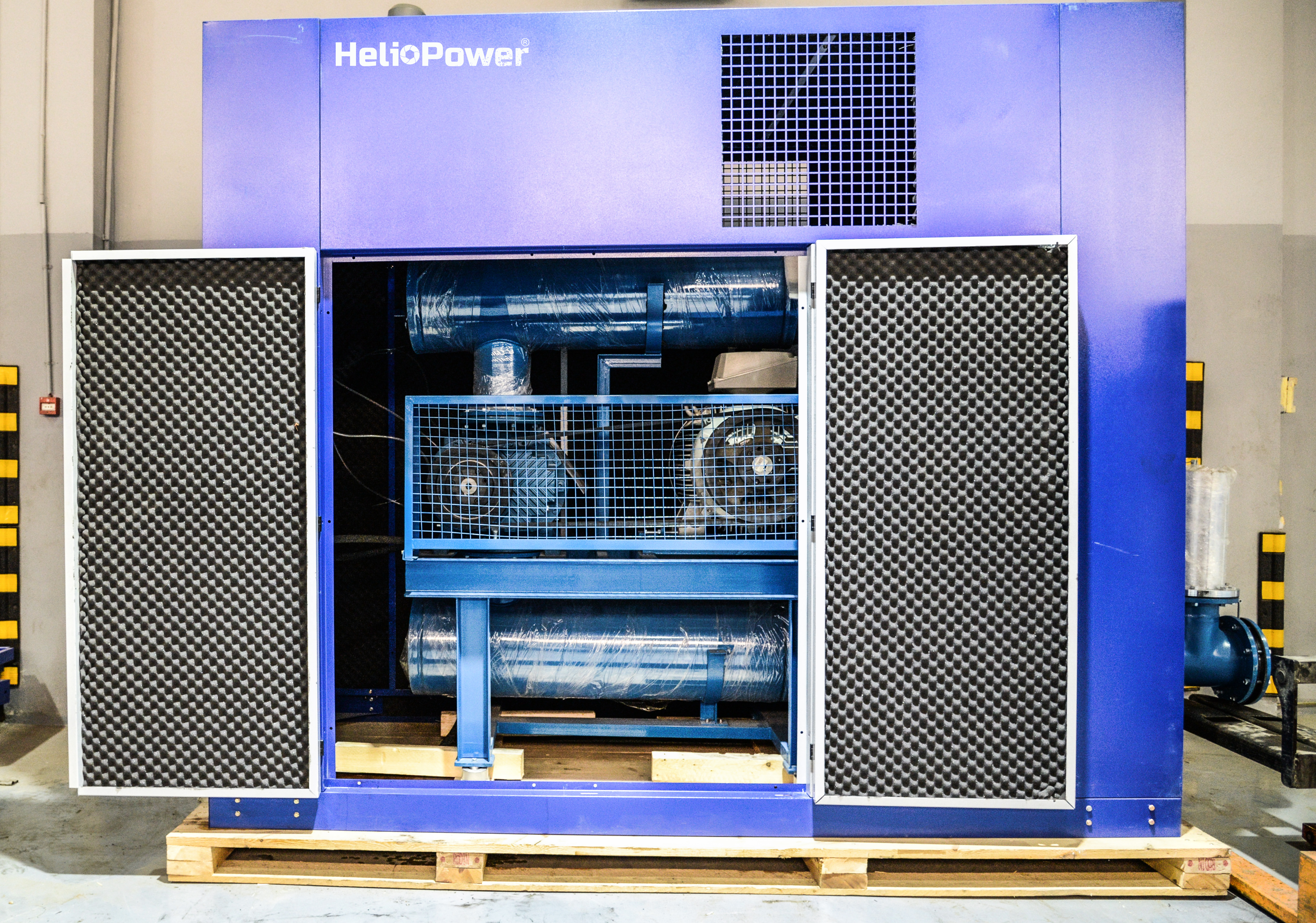 HelioPower Blower with Enclosure Cabin